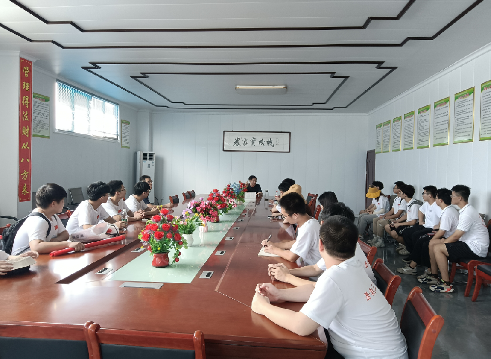 湖南農(nóng)業(yè)大學(xué)博士團來我廠參觀并商量人才引進事宜